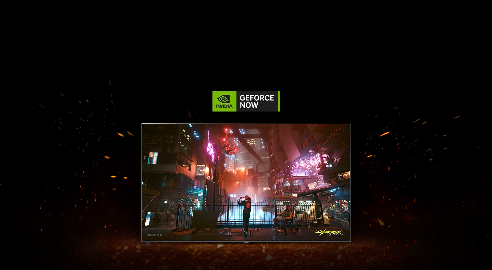 In jurul televizorului se aprind scantei si in interior puteti observa ecranul jocului Cyberpunk. In partea de sus a televizorului se afla o sigla Geforce now.